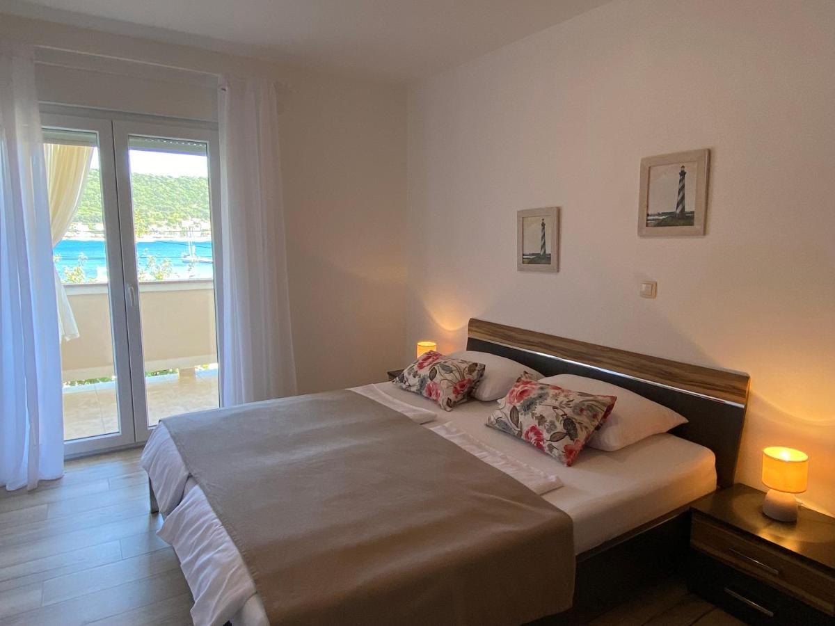 Apartments Poljak Supetarska Draga Extérieur photo