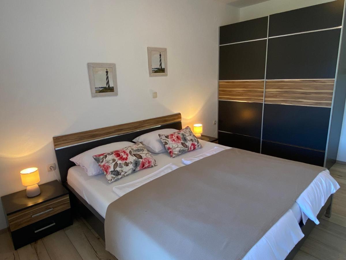 Apartments Poljak Supetarska Draga Extérieur photo
