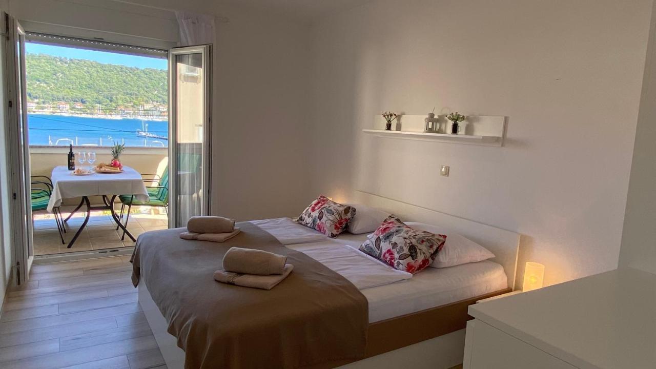 Apartments Poljak Supetarska Draga Extérieur photo