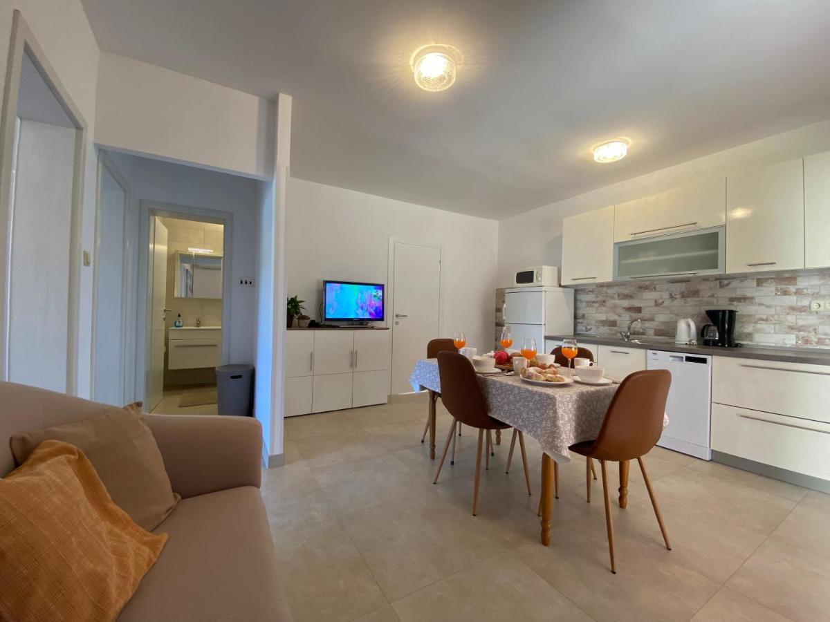 Apartments Poljak Supetarska Draga Extérieur photo